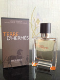 عطر مردانه تق هرمس(terre de hermes) چوبی خاکی مرکباتی ۴فصل
